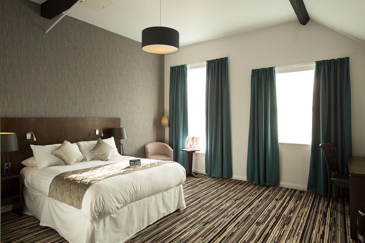 The Furness Railway Wetherspoon Hotel Barrow-in-Furness Ngoại thất bức ảnh