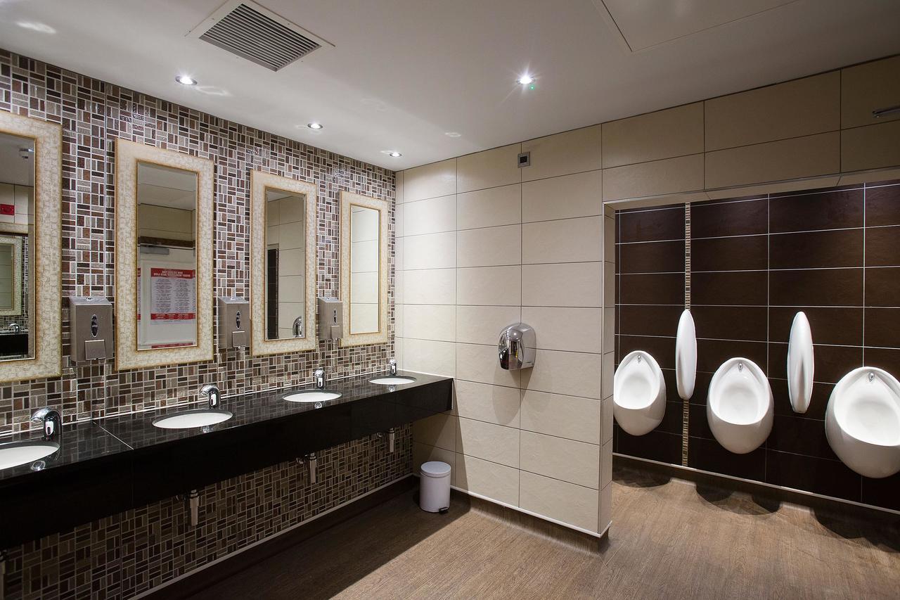 The Furness Railway Wetherspoon Hotel Barrow-in-Furness Ngoại thất bức ảnh