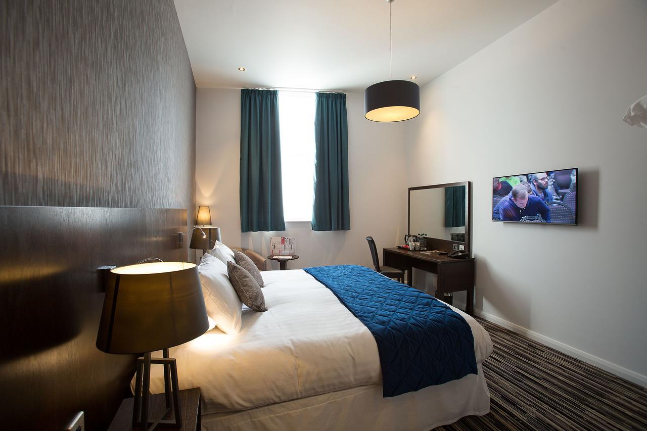 The Furness Railway Wetherspoon Hotel Barrow-in-Furness Ngoại thất bức ảnh