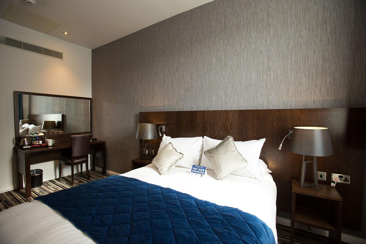 The Furness Railway Wetherspoon Hotel Barrow-in-Furness Ngoại thất bức ảnh