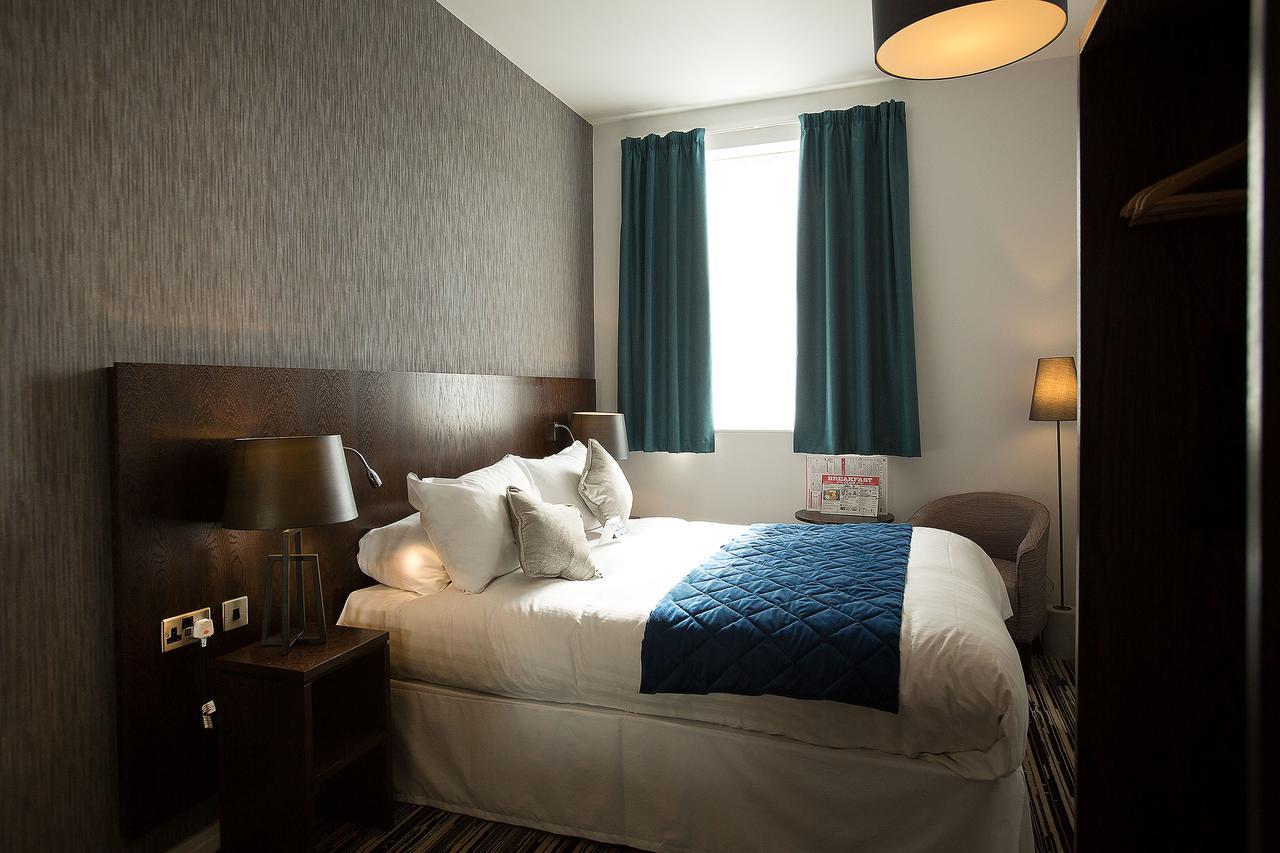 The Furness Railway Wetherspoon Hotel Barrow-in-Furness Ngoại thất bức ảnh