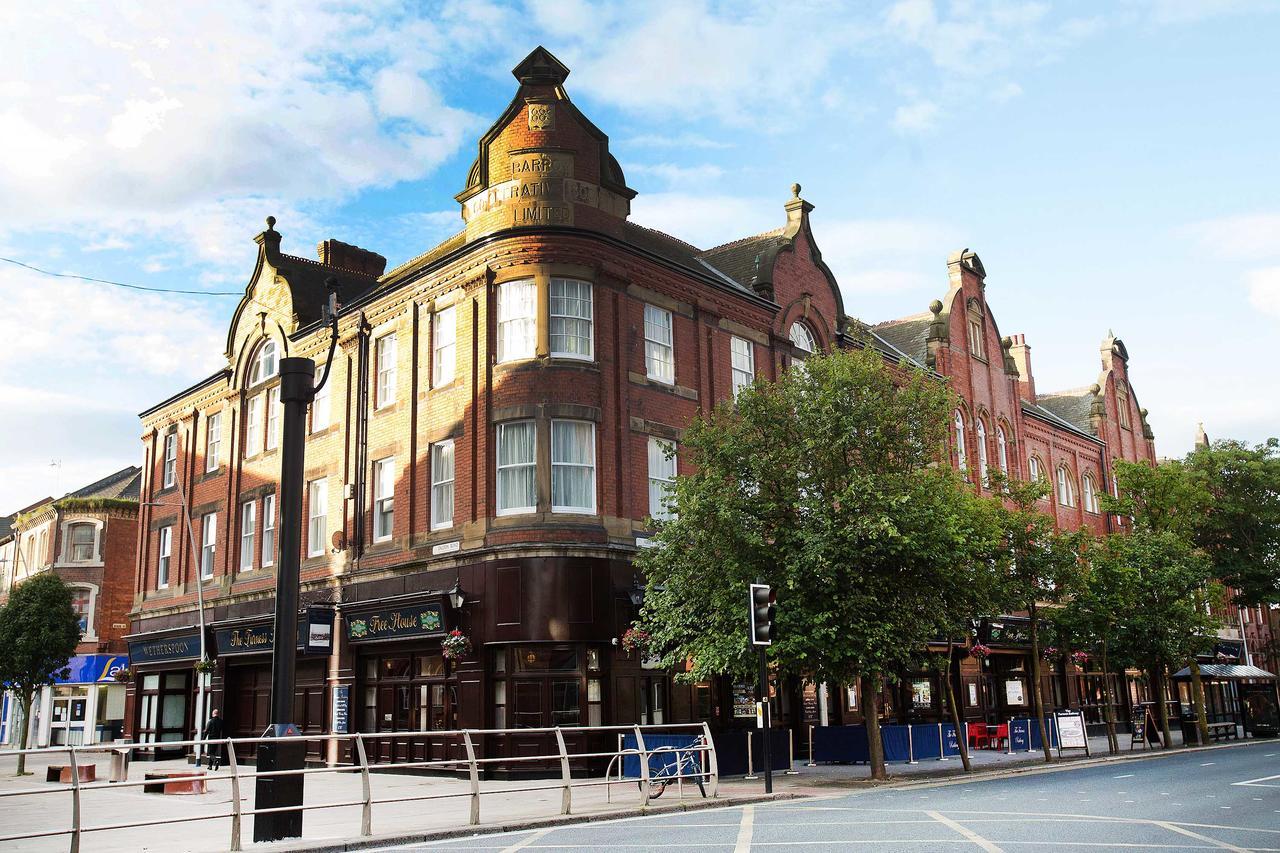 The Furness Railway Wetherspoon Hotel Barrow-in-Furness Ngoại thất bức ảnh