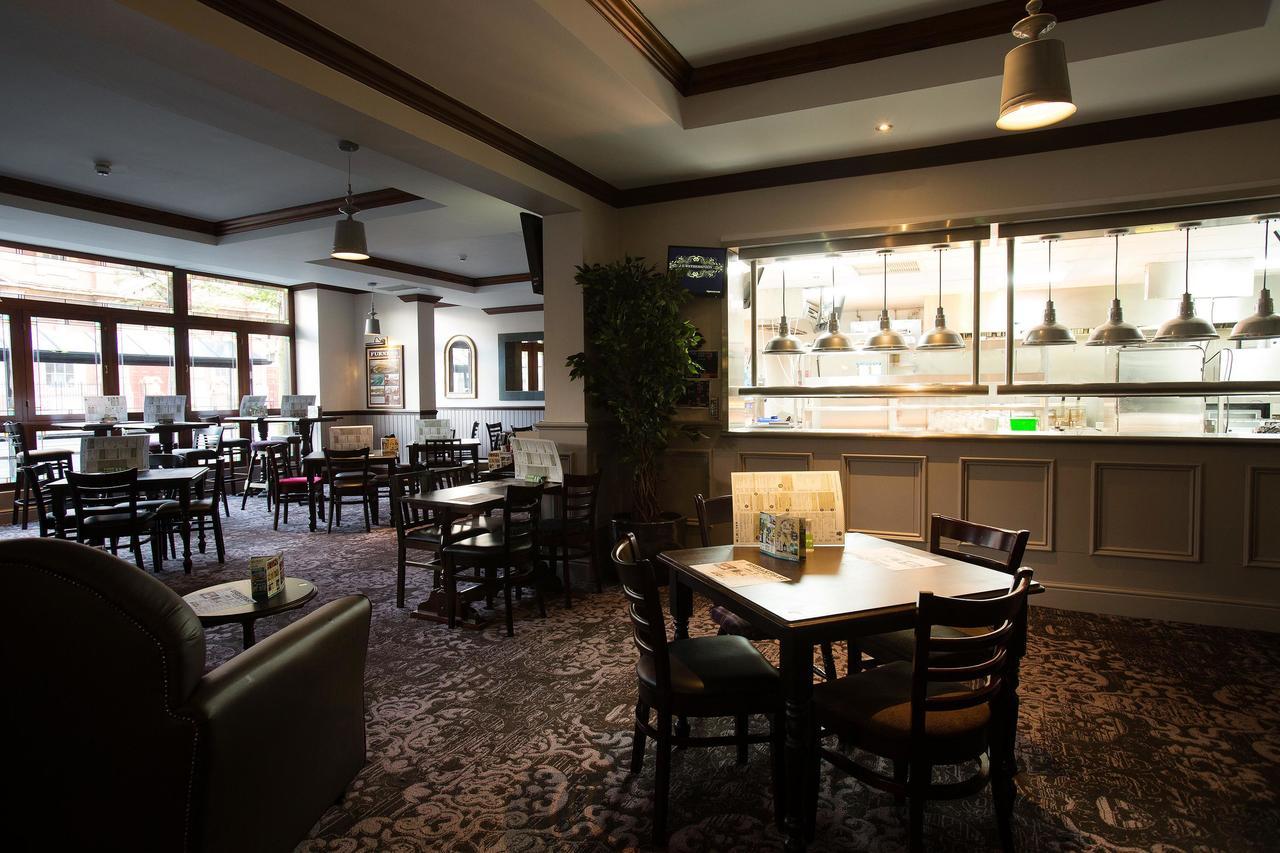 The Furness Railway Wetherspoon Hotel Barrow-in-Furness Ngoại thất bức ảnh