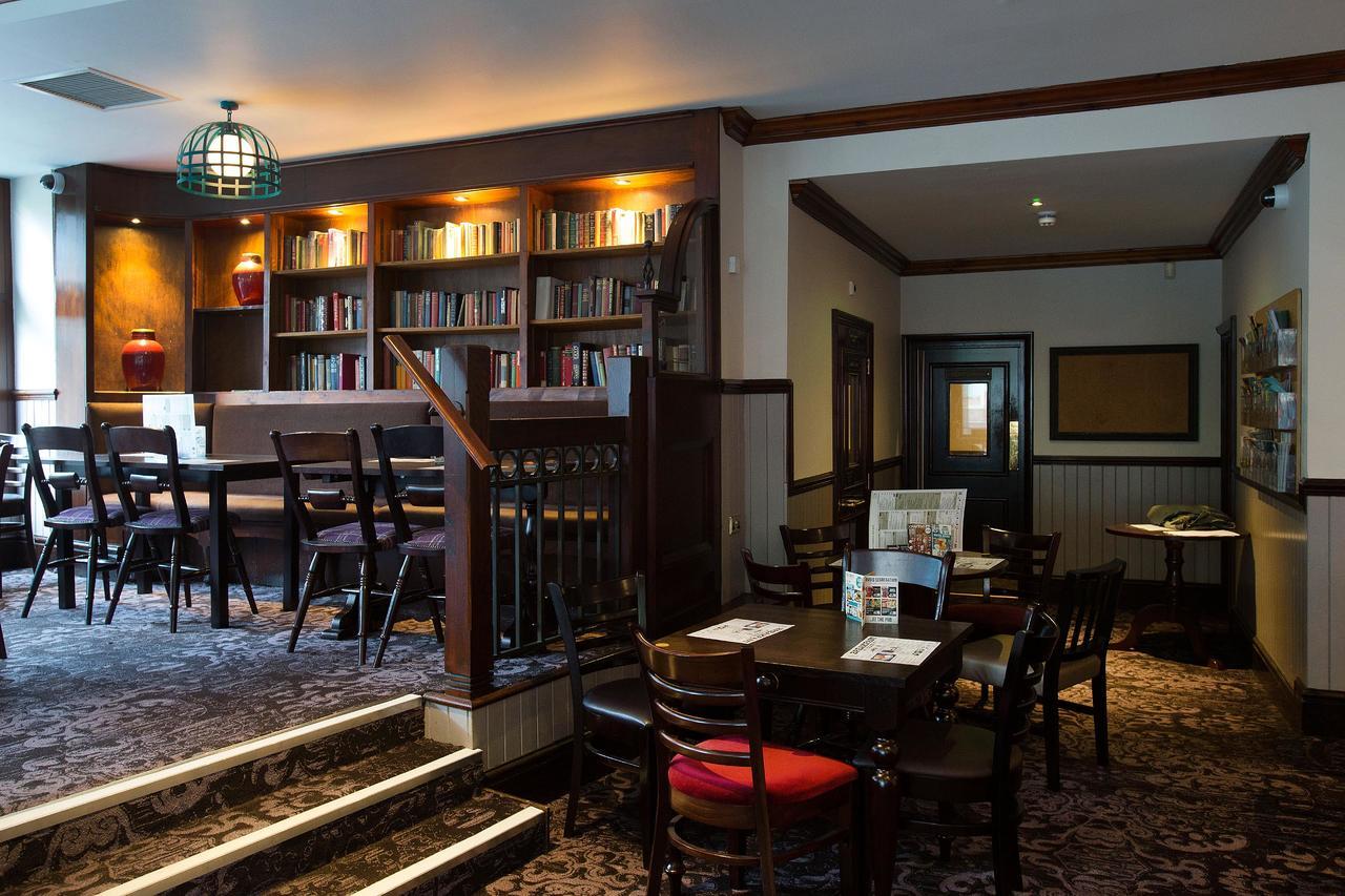 The Furness Railway Wetherspoon Hotel Barrow-in-Furness Ngoại thất bức ảnh