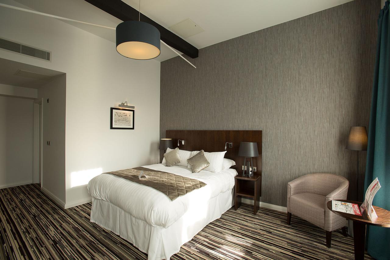 The Furness Railway Wetherspoon Hotel Barrow-in-Furness Ngoại thất bức ảnh