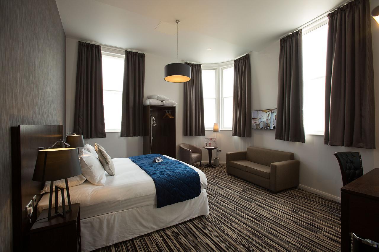 The Furness Railway Wetherspoon Hotel Barrow-in-Furness Ngoại thất bức ảnh